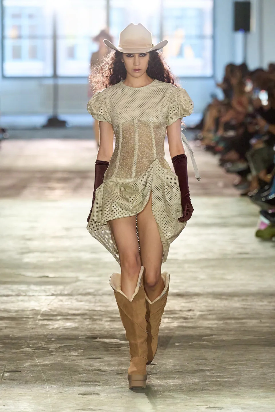 00008-elena-velez-spring-2025-ready-to-wear-credit-gorunway.jpg