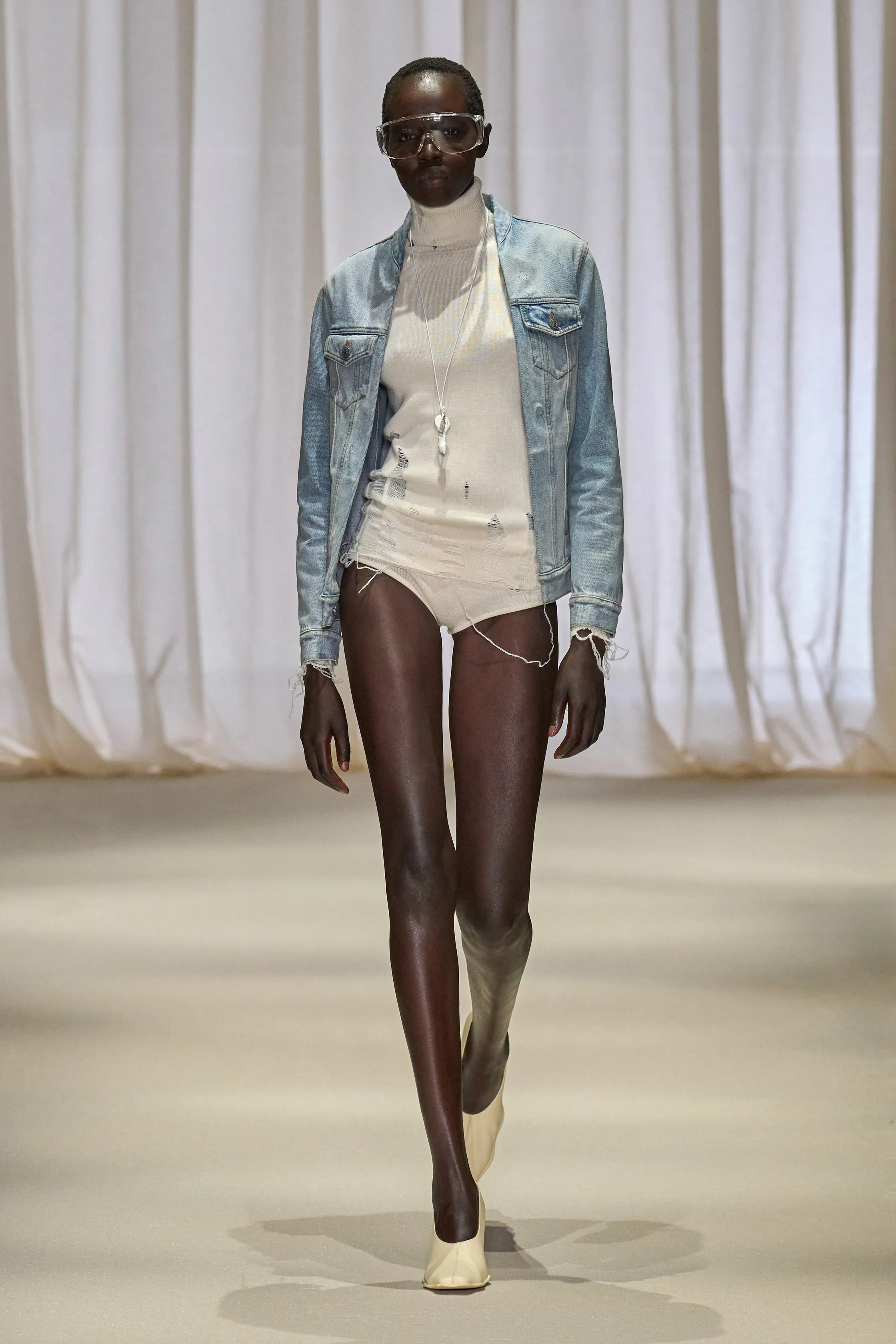 00011-mm6-maison-margiela-fall-2024-ready-to-wear-credit-gorunway copy.jpg