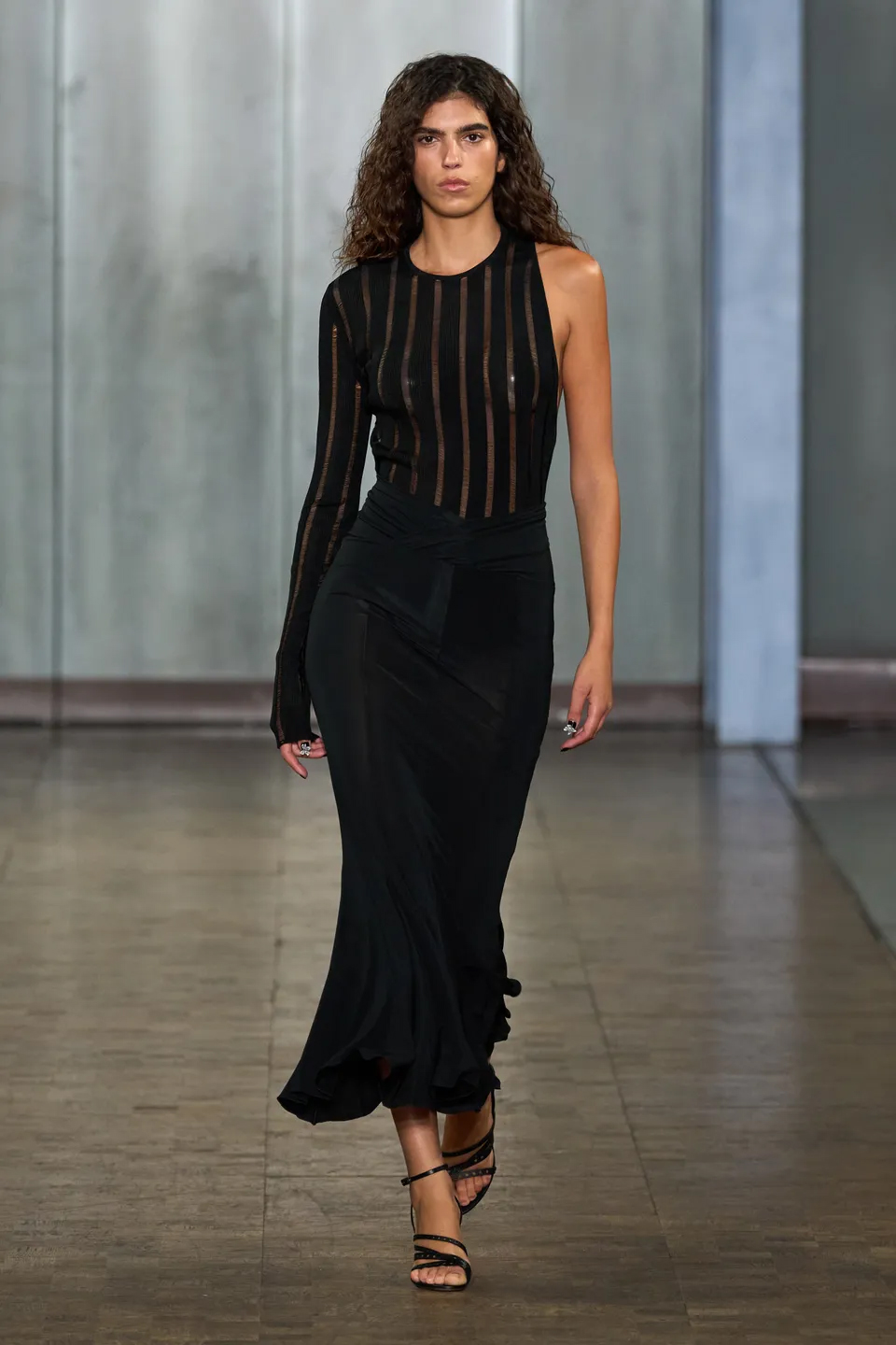 00012-nensi-dojaka-spring-2025-ready-to-wear-credit-gorunway copy.jpg