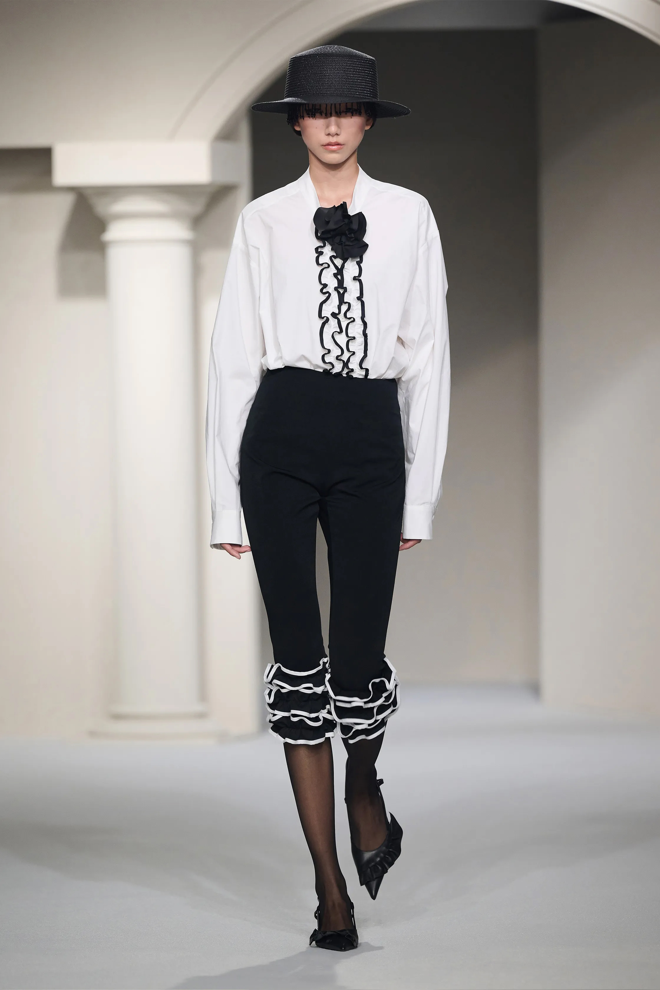 00012-yirantian-spring-2025-ready-to-wear-shanghai-credit-brand copy.jpg