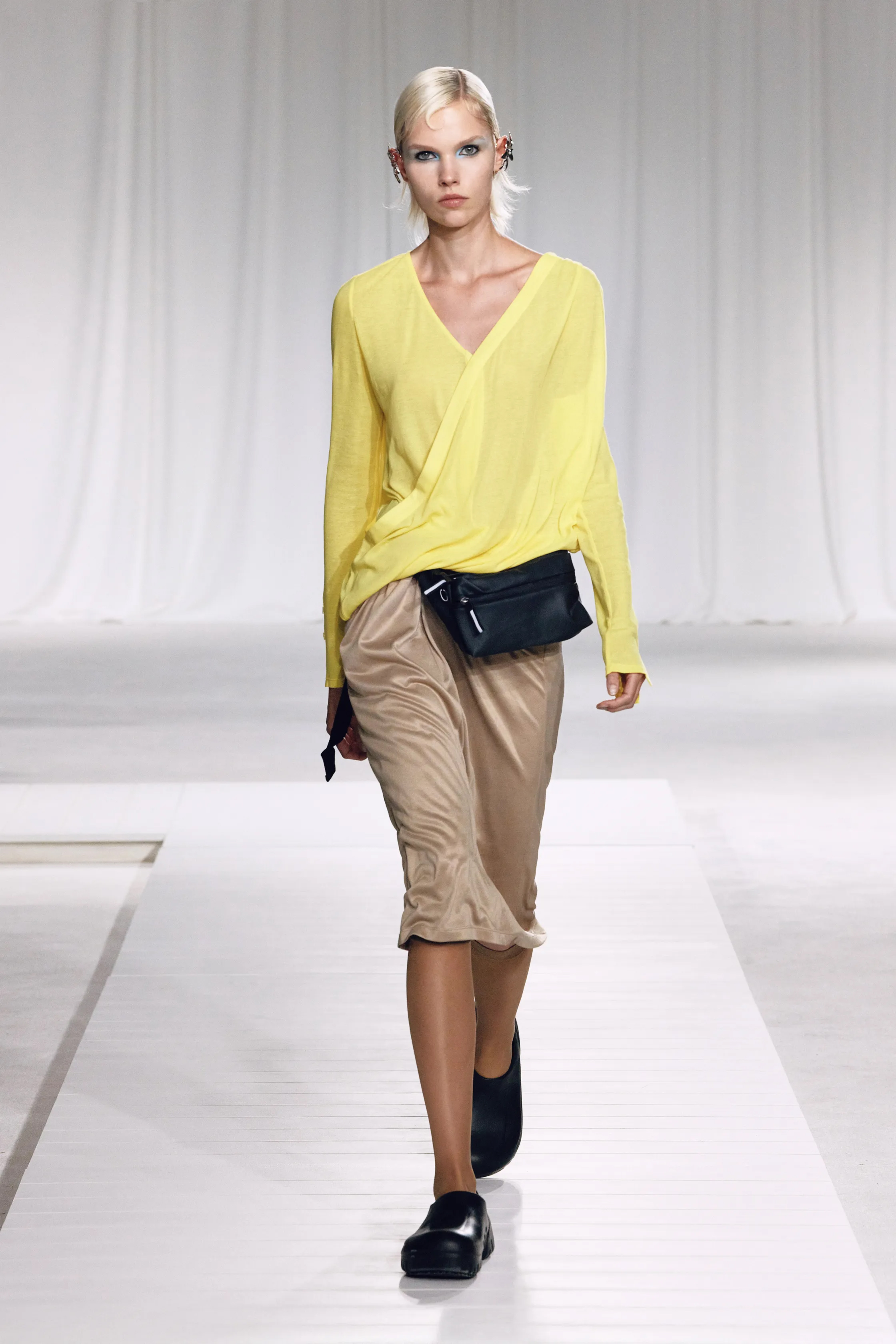 00020-cplus-series-spring-2025-ready-to-wear-shanghai-credit-brand copy.jpg