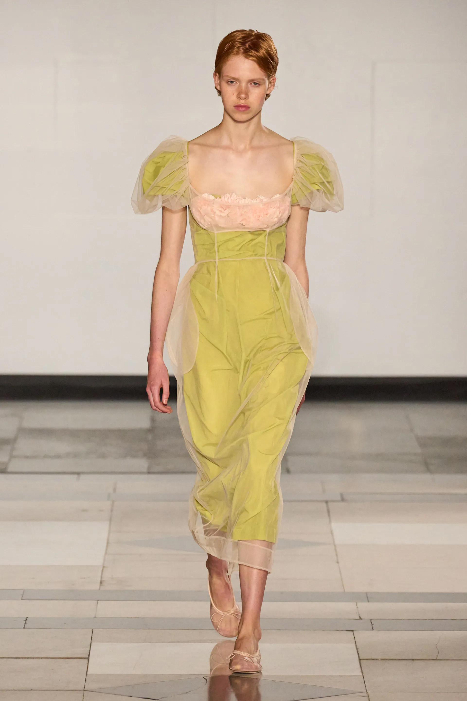 00021-simone-rocha-spring-2025-ready-to-wear-credit-gorunway copy.jpg