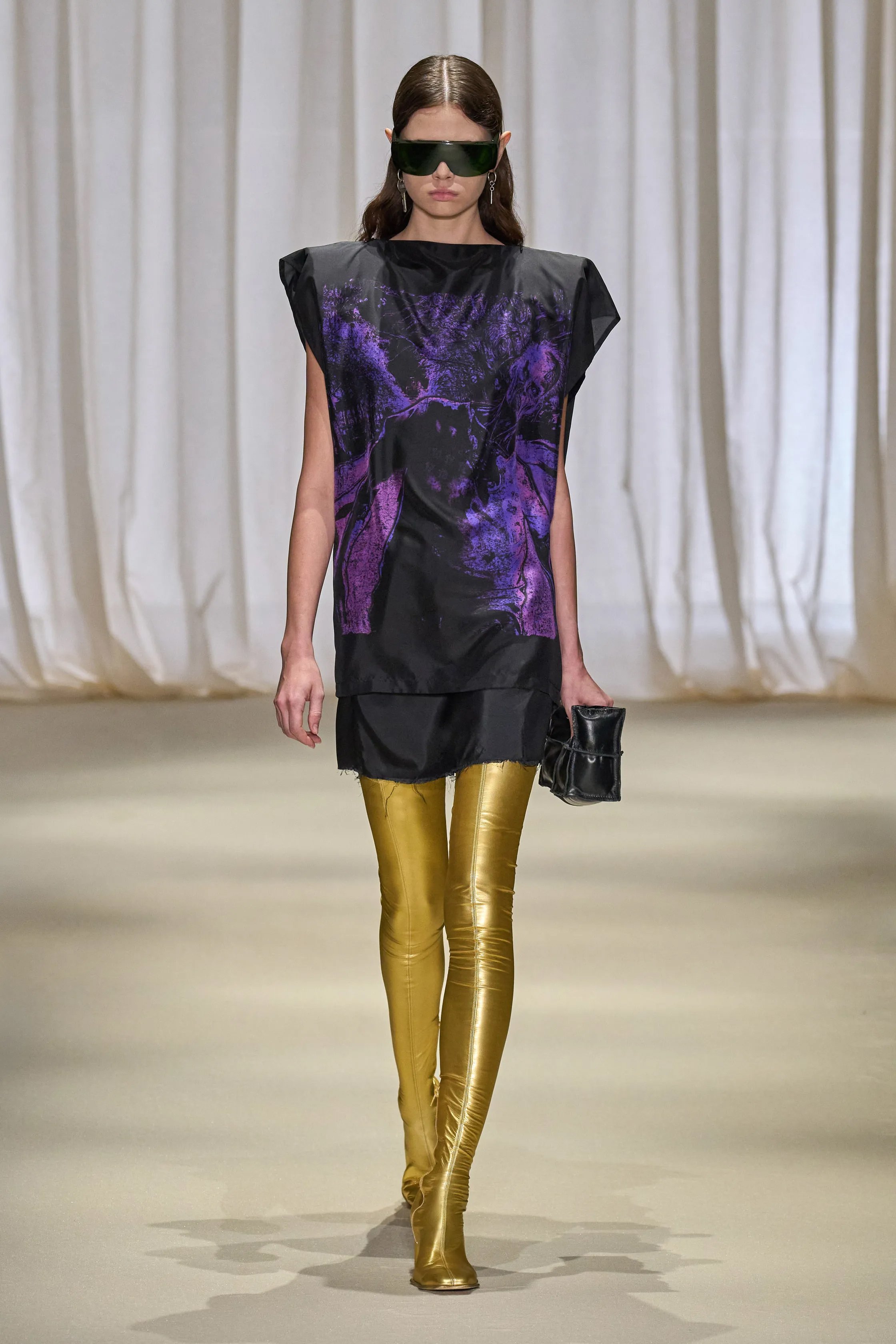 00040-mm6-maison-margiela-fall-2024-ready-to-wear-credit-gorunway copy.jpg