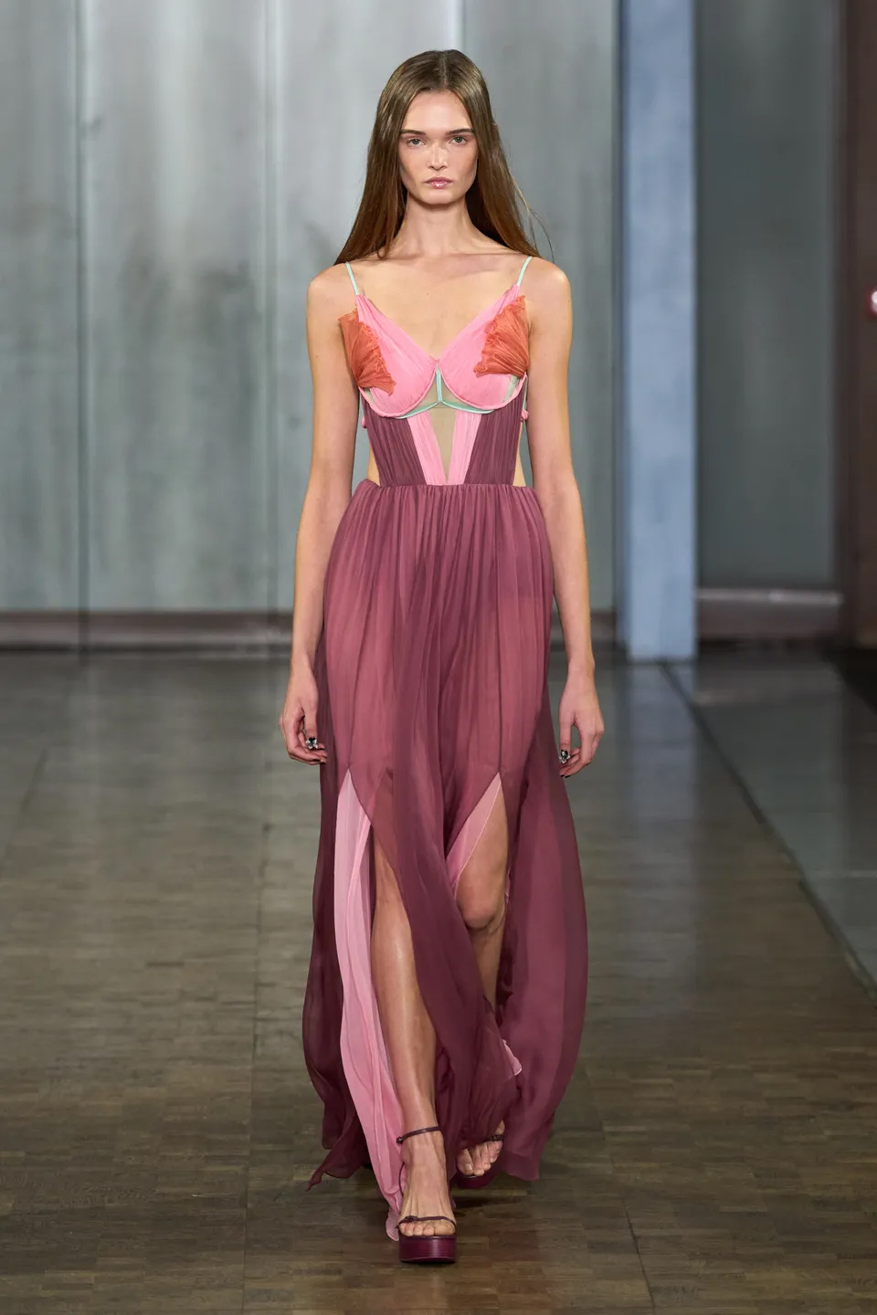 00041-nensi-dojaka-spring-2025-ready-to-wear-credit-gorunway copy.jpg