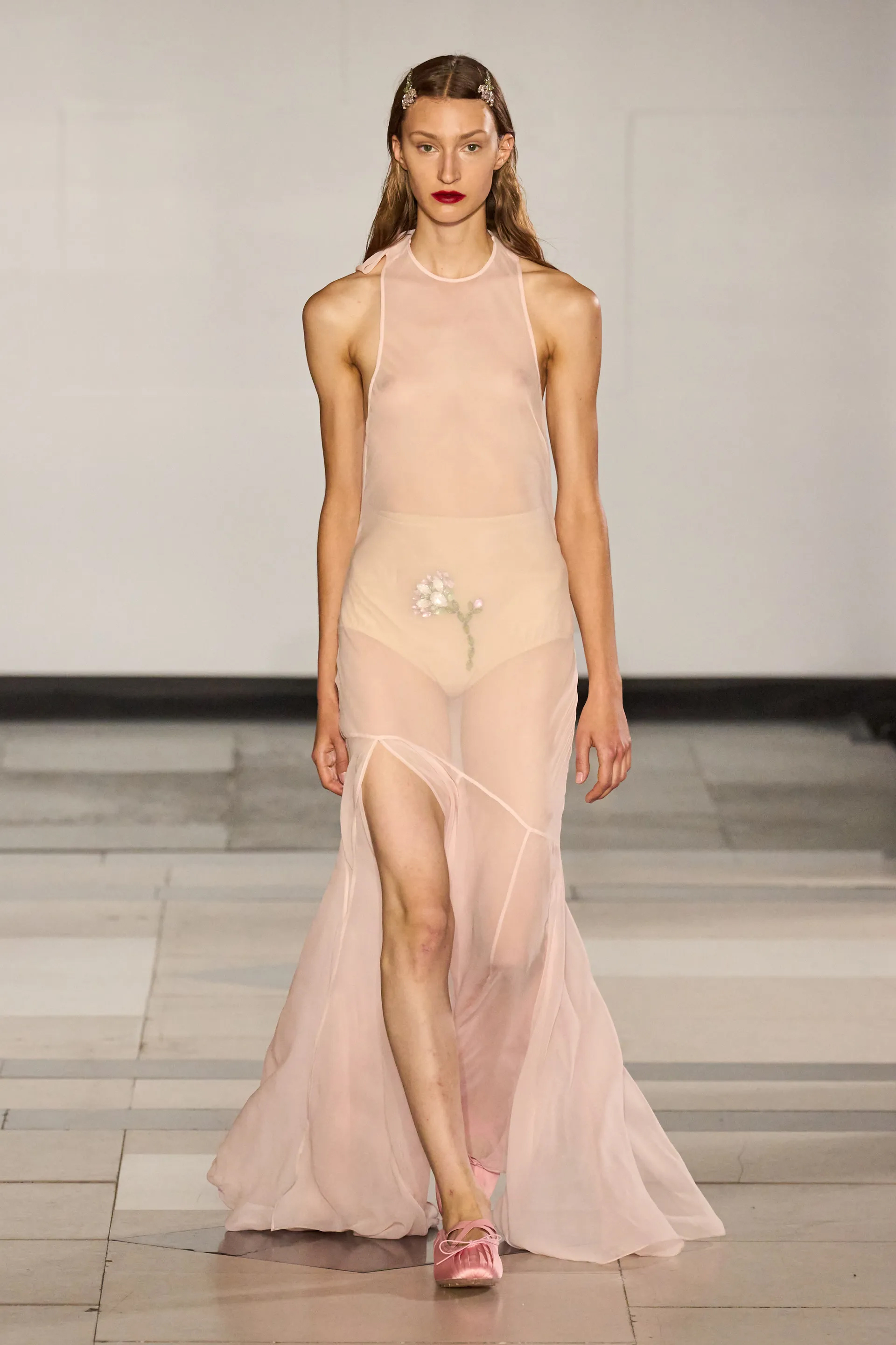 00046-simone-rocha-spring-2025-ready-to-wear-credit-gorunway copy.jpg