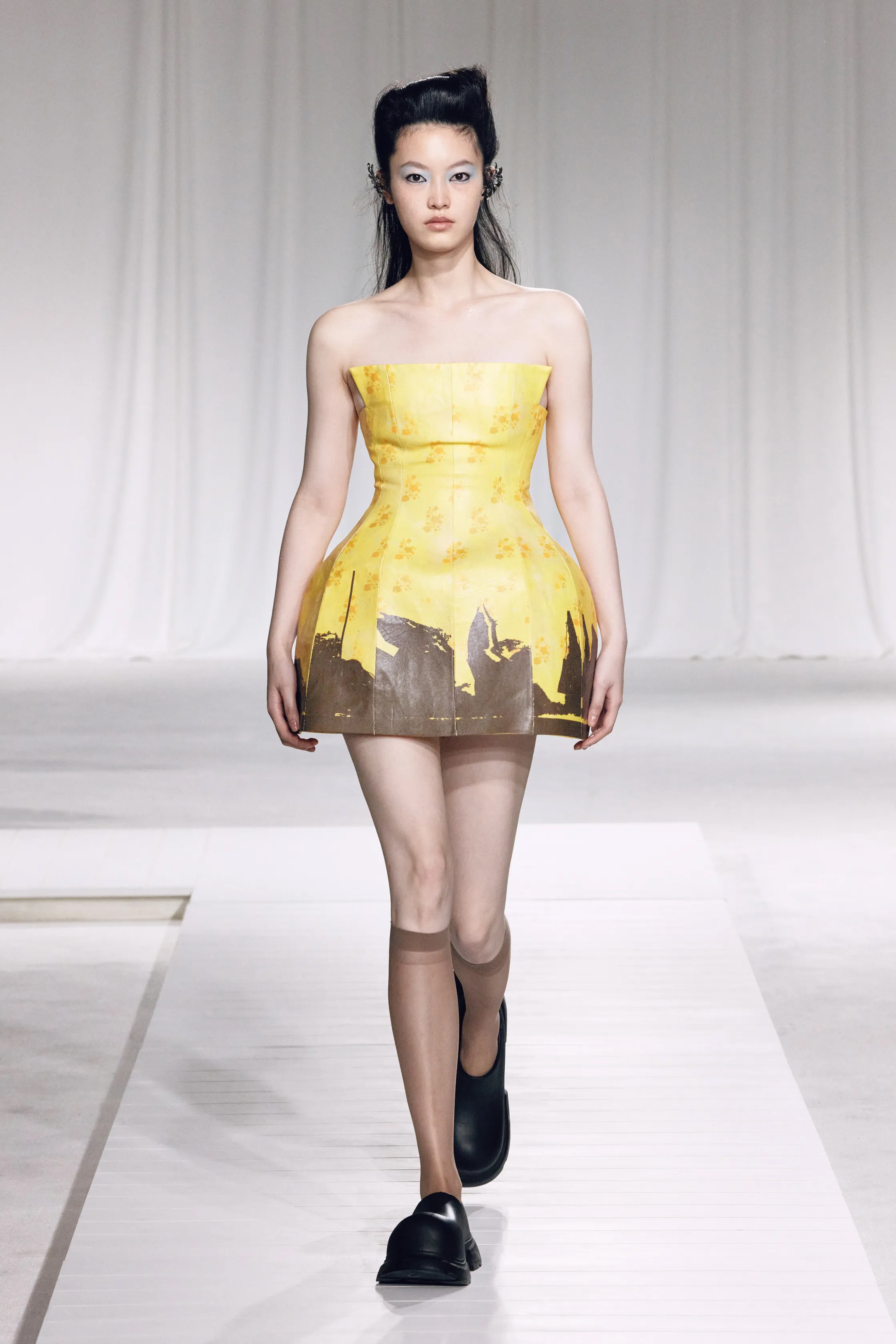 00050-cplus-series-spring-2025-ready-to-wear-shanghai-credit-brand copy.jpg