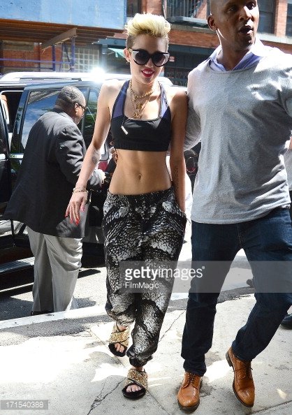 171540388-miley-cyrus-is-seen-in-tribeca-on-june-26-gettyimages.jpg