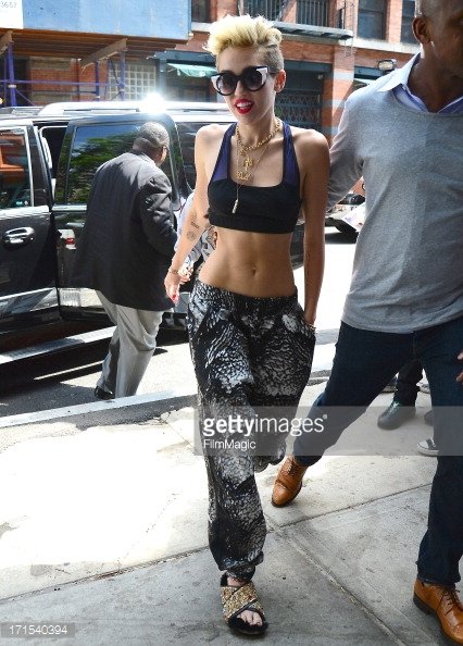 171540394-miley-cyrus-is-seen-in-tribeca-on-june-26-gettyimages.jpg