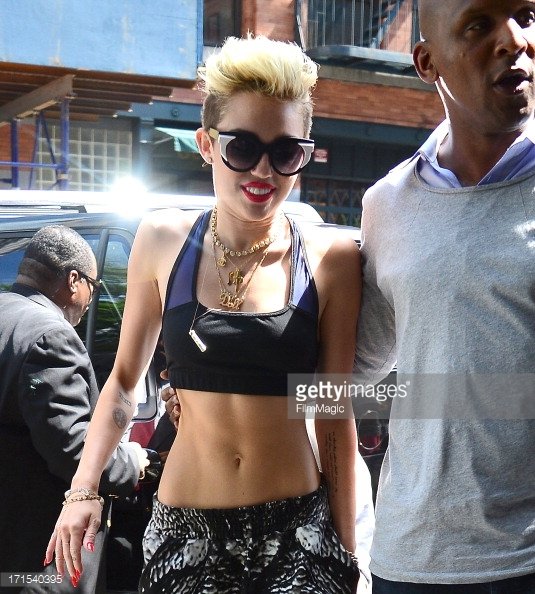 171540395-miley-cyrus-is-seen-in-tribeca-on-june-26-gettyimages.jpg