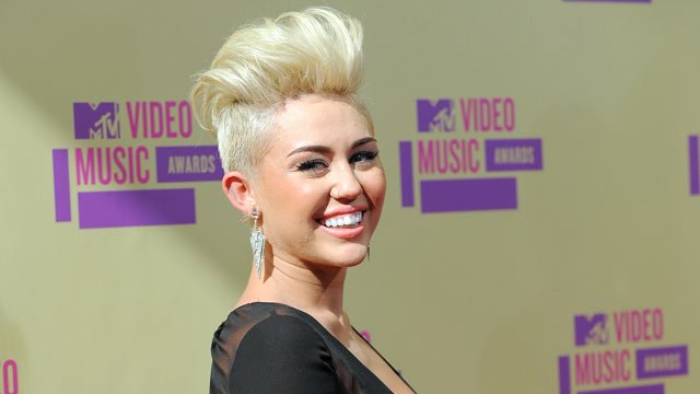 ap_miley_cyrus_vma_120906_wmain.jpg