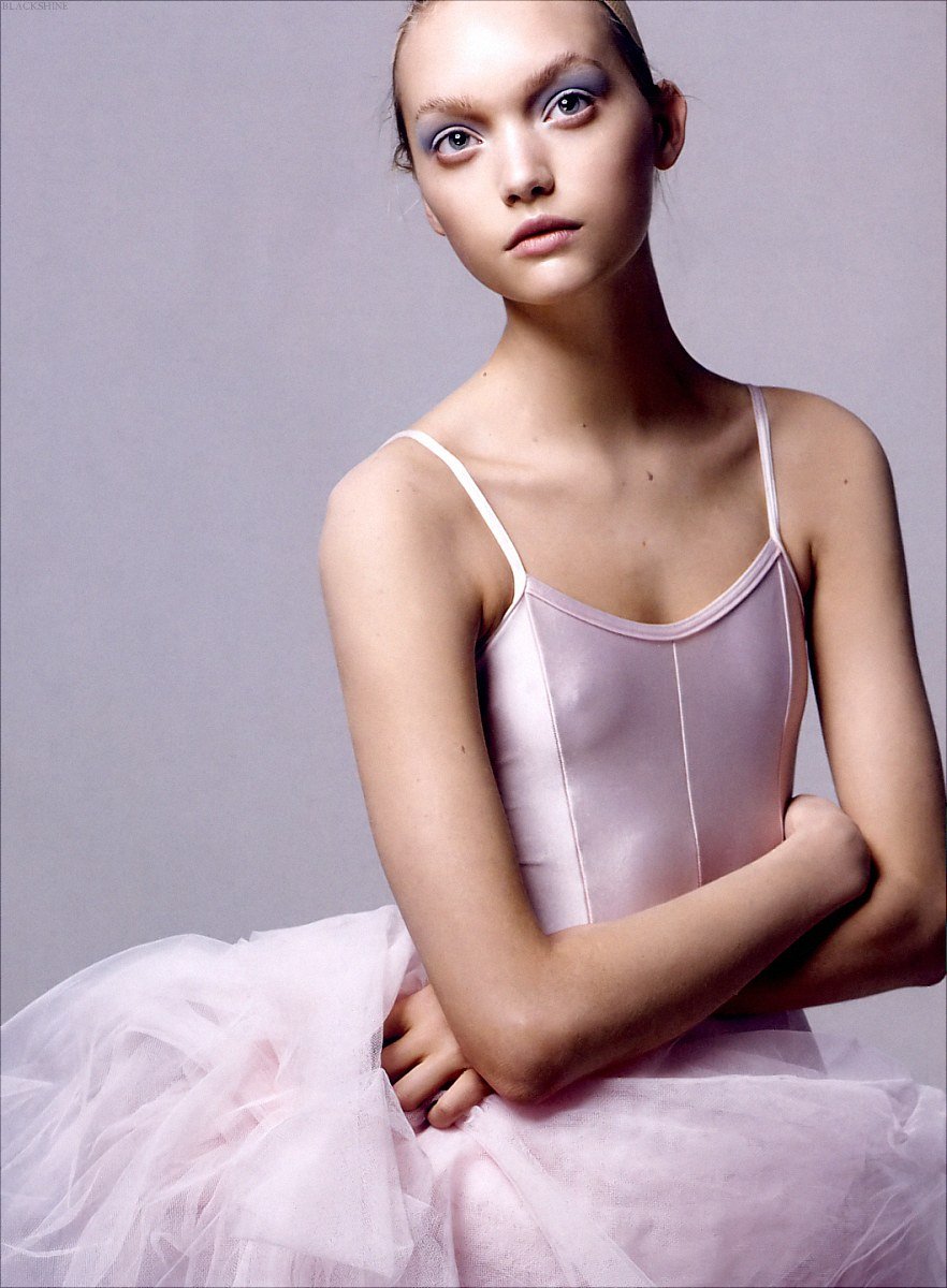 bl4ck-060-Gemma_Ward-VogueIT0405-ph_Steven_Meisel.jpg