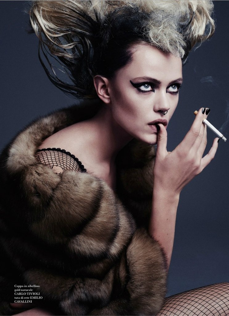 frida-gustavsson-by-steven-pan-for-flair-magazine-issue-6-11.jpg