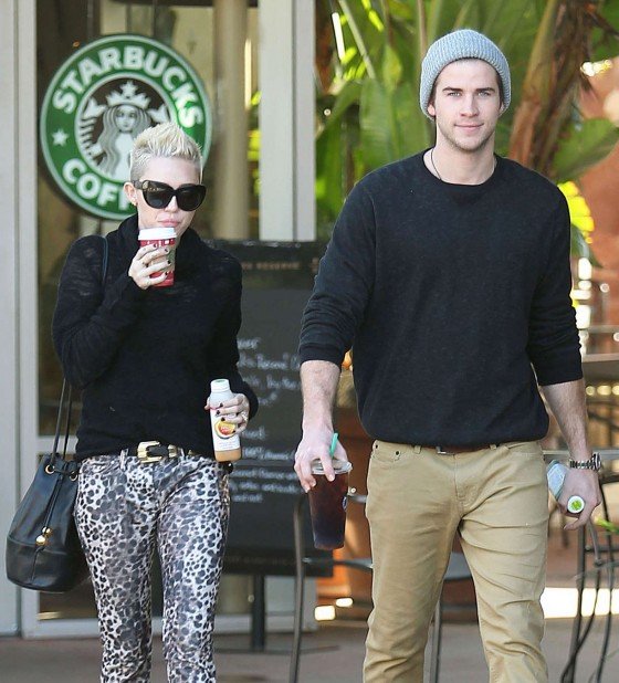 Miley%20Cyrus%20in%20leopard%20print%20pants%20-09-560x618.jpg