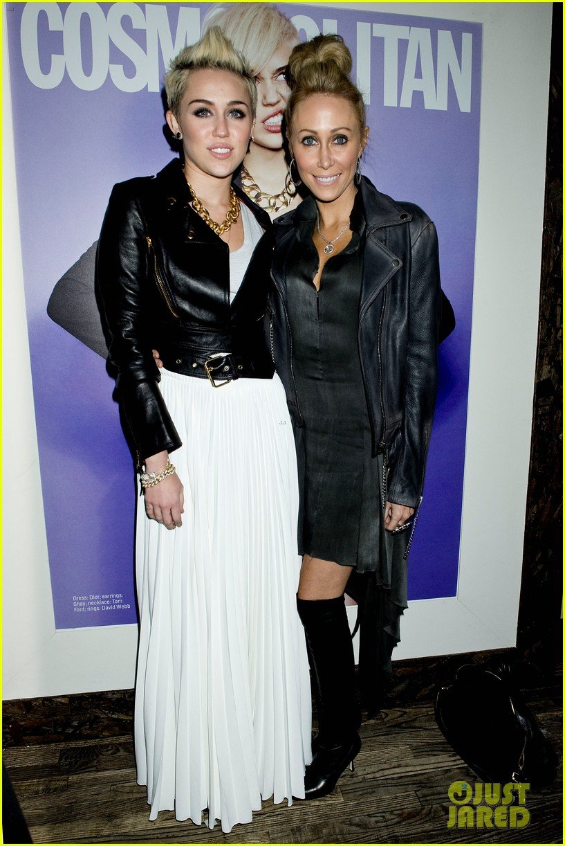 miley-cyrus-cosmopolitan-cover-celebration-05.jpg