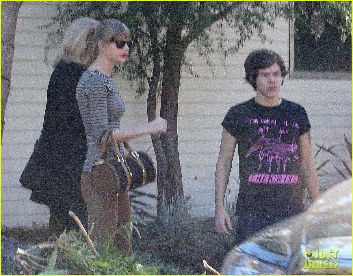 taylor-swift-harry-styles-leave-her-home-in-la-05.jpg