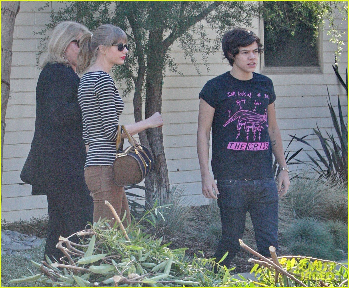 taylor-swift-harry-styles-leave-her-home-in-la-06.jpg