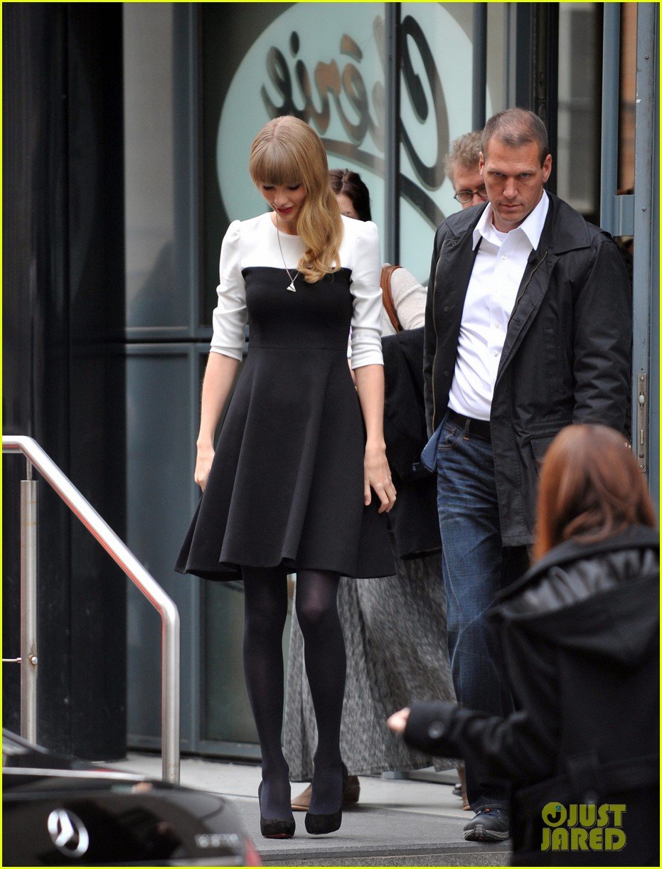 taylor-swift-nrj-radio-promo-stop-22.jpg