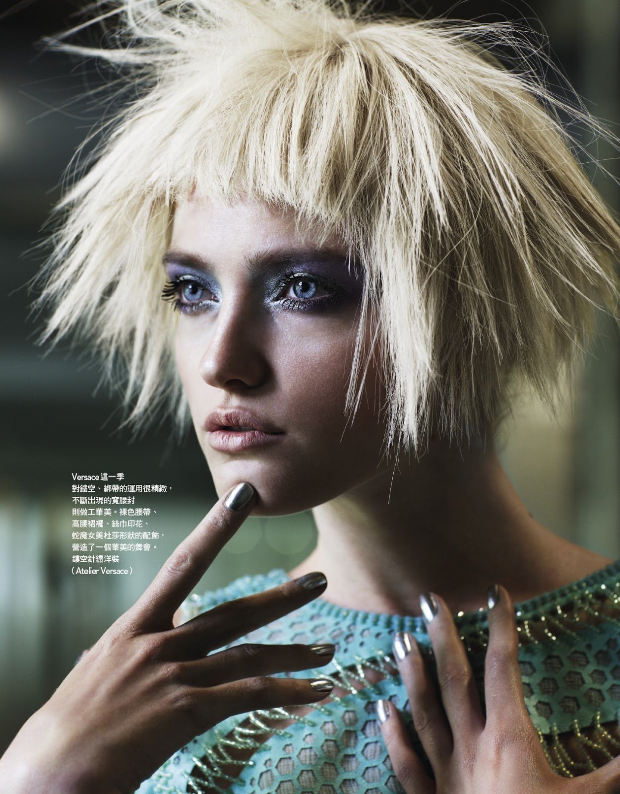 Vlada+Roslyakova+by+Naomi+Yang+%28Couture+Art+-+Vogue+Taiwan+October+2012%29+6.jpg